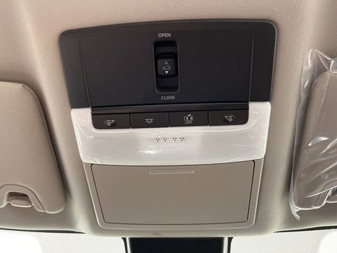 New 2026 Nissan Altima 2.5 SR w/ SR Premium Package FWD image 34