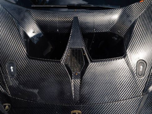 Used 2022 Lamborghini Huracan EVO image 16