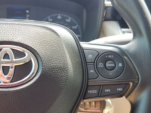 Certified 2025 Toyota Corolla LE FWD image 16