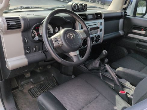 Used 2007 Toyota FJ Cruiser 4WD image 10