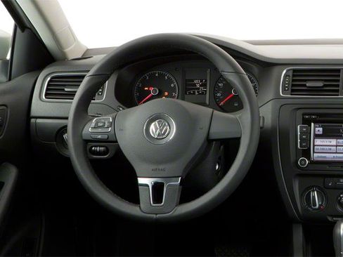 Used 2013 Volkswagen Jetta SE FWD image 6