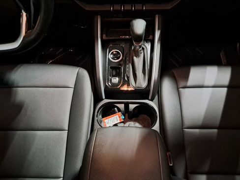 Used 2025 Chevrolet Colorado LT w/ LT Convenience Package image 18