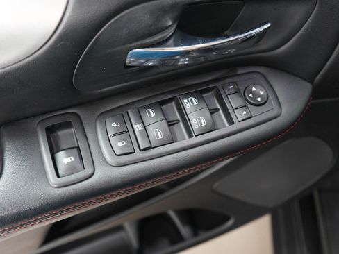 Used 2016 Dodge Grand Caravan R/T FWD image 20