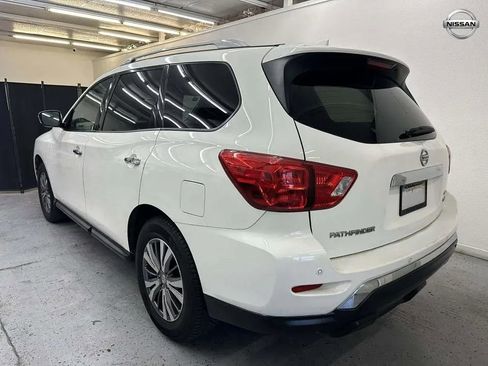 Used 2020 Nissan Pathfinder SV image 6