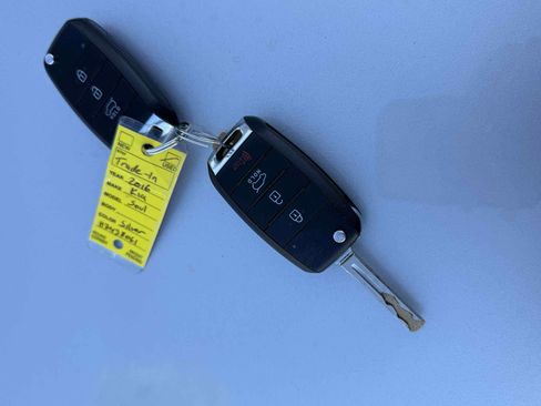 Used 2017 Kia Soul + FWD image 23