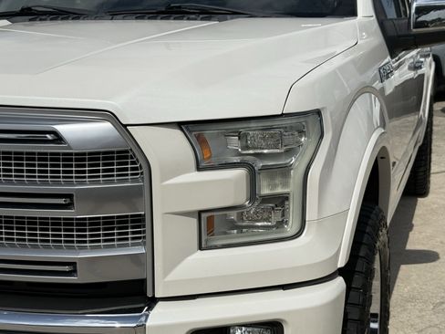 Used 2017 Ford F150 Platinum w/ Equipment Group 701A Luxury image 11