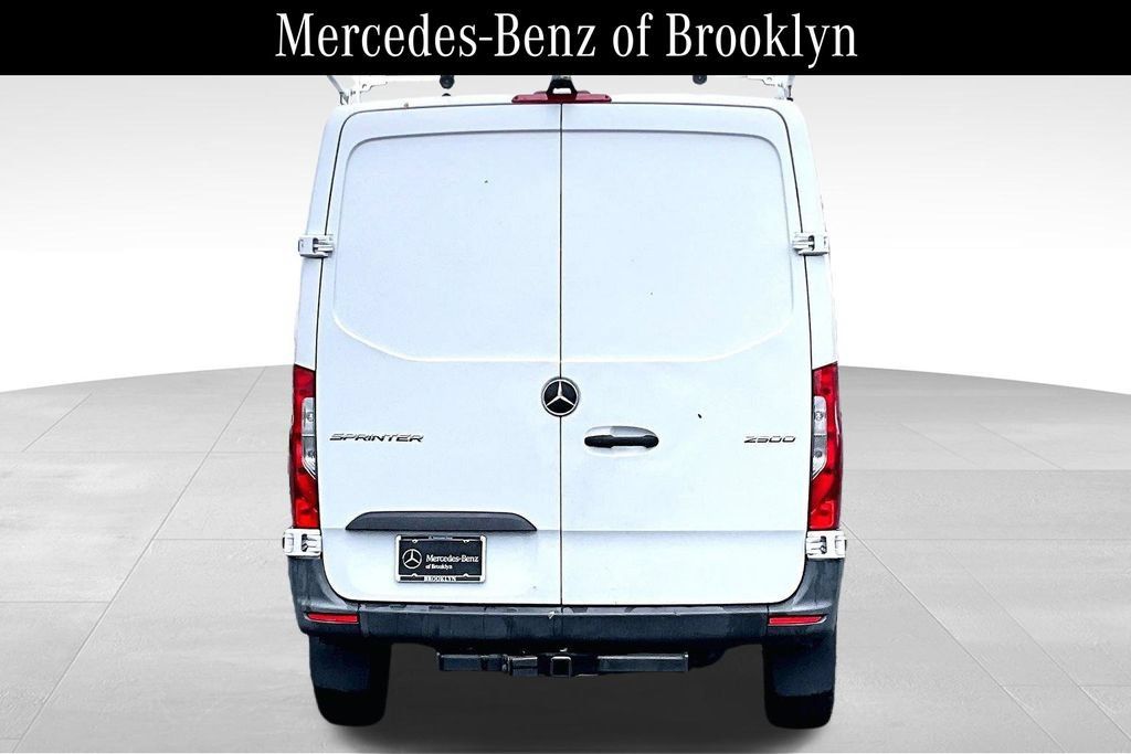 Used 2019 Mercedes-Benz Sprinter 144 image 4