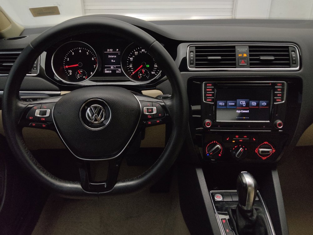 Used 2016 Volkswagen Jetta SEL w/ Lighting Package FWD image 22