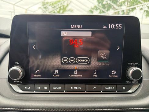 Used 2025 Nissan Rogue SV w/ SV Premium Package FWD image 22