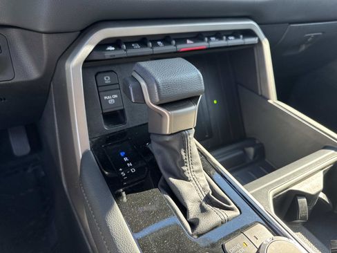 Used 2023 Toyota Tundra Limited image 28