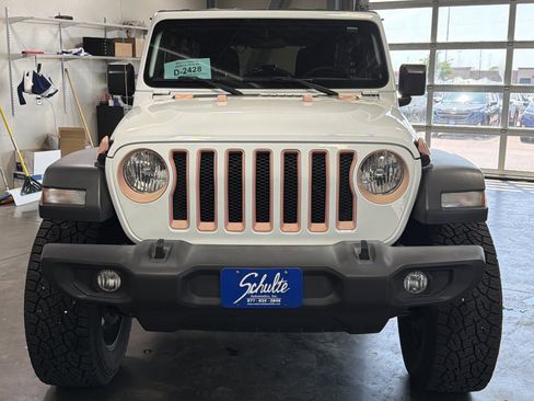 Used 2018 Jeep Wrangler Unlimited Sport AWD/4WD image 2