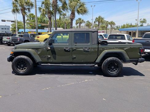 Used 2022 Jeep Gladiator Sport image 9