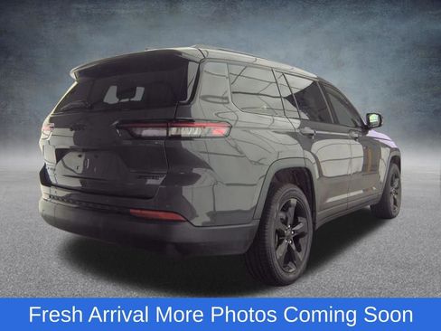 Used 2023 Jeep Grand Cherokee L Limited w/ Black Appearance Package image 6