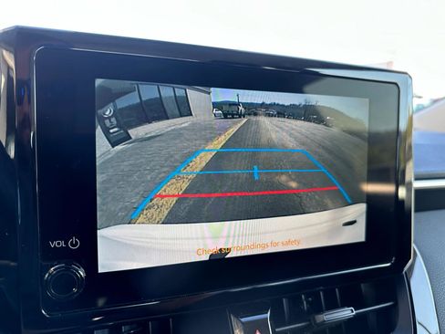 Used 2023 Toyota Corolla LE image 11