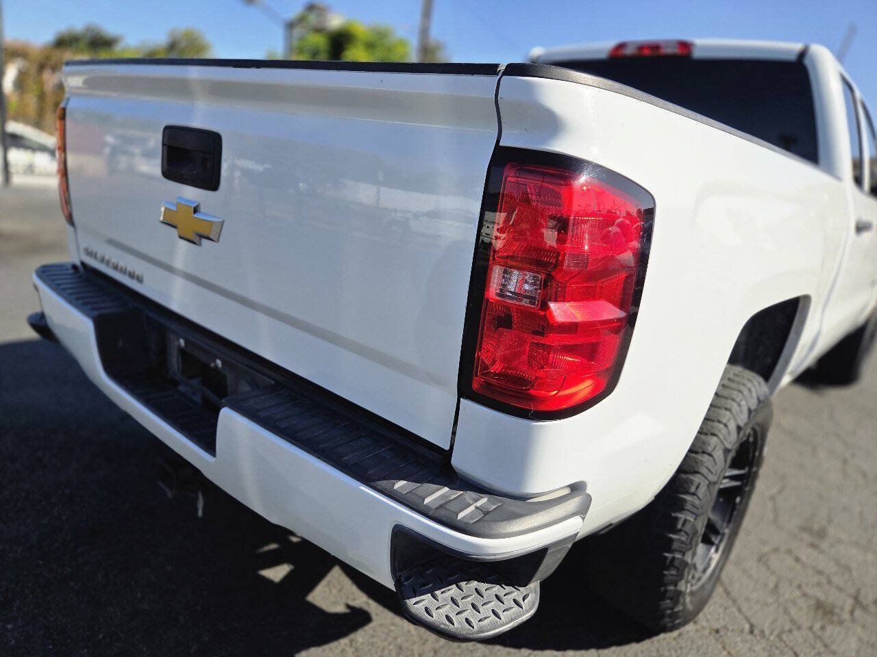 Used 2018 Chevrolet Silverado 1500 Custom RWD image 11