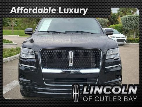 Certified 2022 Lincoln Navigator L Reserve w/ Monochromatic Package image 2
