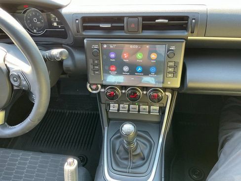 Used 2025 Toyota GR86 w/ ALL Weather Mat Package (TMS) RWD image 17