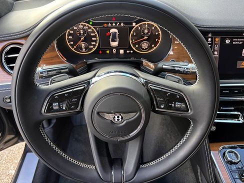 Certified 2022 Bentley Flying Spur V8 image 10