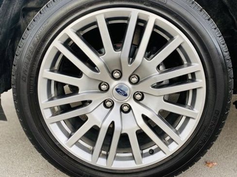 Used 2024 Ford Expedition Max Platinum image 9