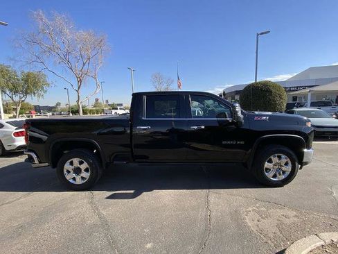 Used 2020 Chevrolet Silverado 2500 LTZ image 2