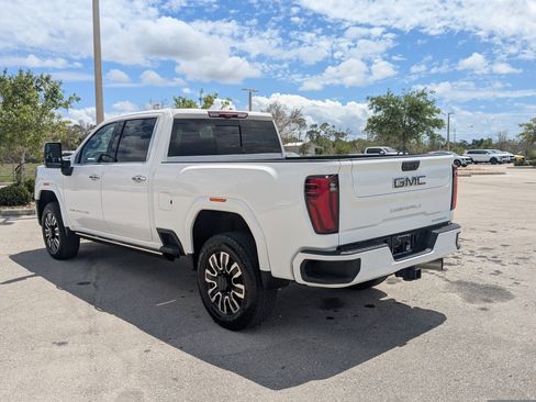 Used 2025 GMC Sierra 2500 Denali Ultimate AWD/4WD image 7