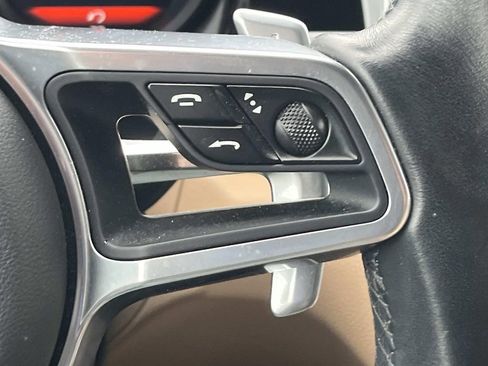 Used 2020 Porsche Macan Base image 21