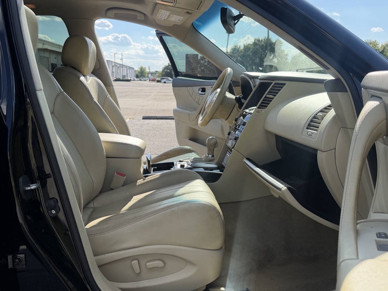 Used 2014 INFINITI QX70 2WD w/ Premium Package image 18