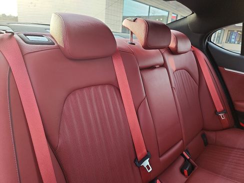 Used 2023 Genesis G70 2.0T w/ Sport Prestige Package image 29