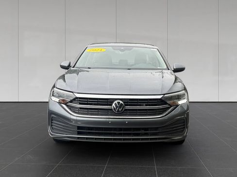 Used 2024 Volkswagen Jetta SE FWD image 8