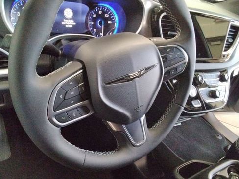 New 2026 Chrysler Voyager LX image 26