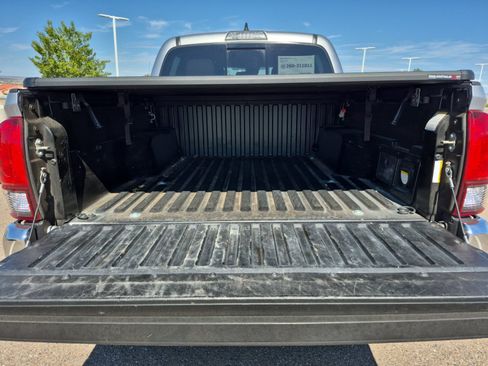 Used 2019 Toyota Tacoma TRD Off-Road AWD/4WD image 21