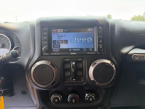Used 2016 Jeep Wrangler Unlimited Sport AWD/4WD image 11