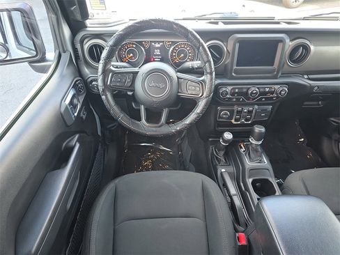 Used 2022 Jeep Gladiator Sport image 15