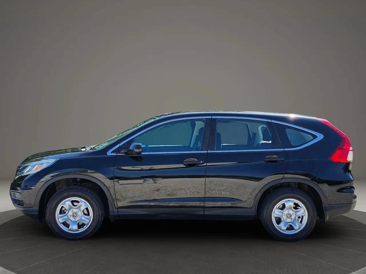 Used 2015 Honda CR-V LX image 2