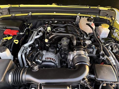 Used 2023 Jeep Gladiator Sport image 20