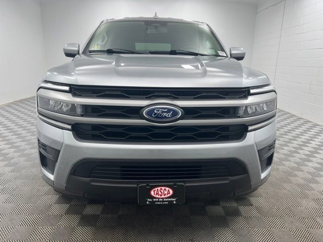 Used 2024 Ford Expedition Max XLT AWD/4WD image 3
