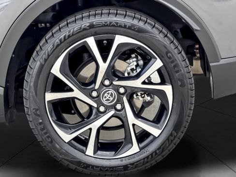 Certified 2018 Toyota C-HR XLE FWD image 25