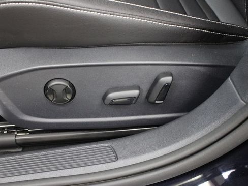 Certified 2023 Volkswagen Jetta SE FWD image 18