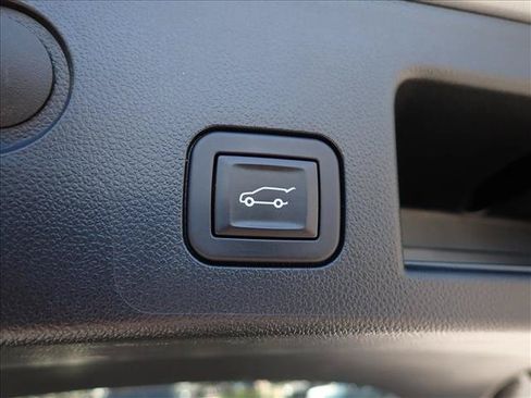Used 2025 Chevrolet Equinox RS AWD/4WD image 9