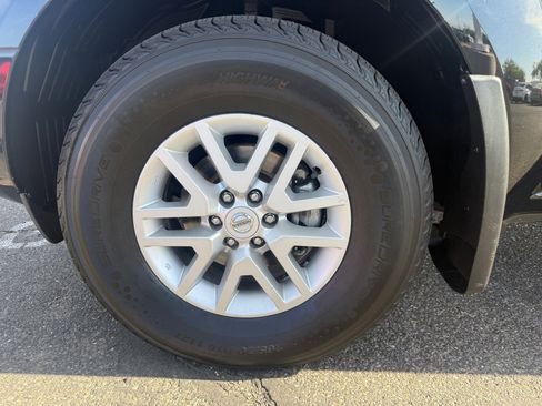 Used 2020 Nissan Frontier SV image 9