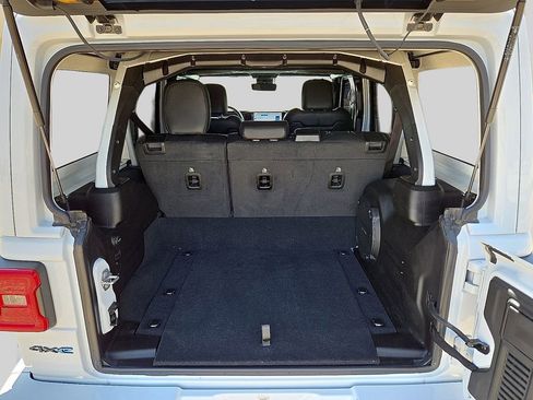 Used 2024 Jeep Wrangler High Altitude AWD/4WD image 14