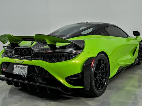 Used 2021 McLaren 765LT RWD image 12