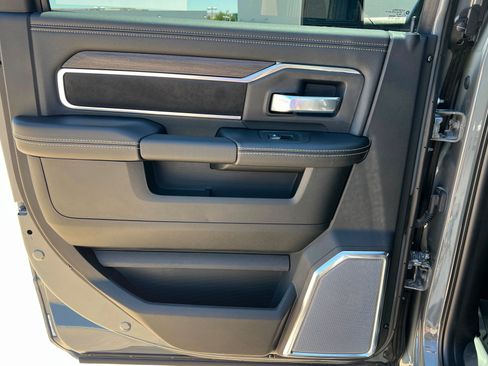 New 2026 RAM 2500 Laramie AWD/4WD image 18