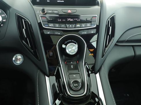 Used 2025 Acura RDX SH-AWD image 19