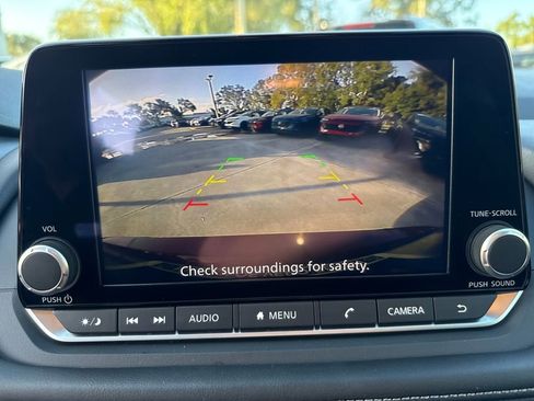 Used 2024 Nissan Rogue SV image 21