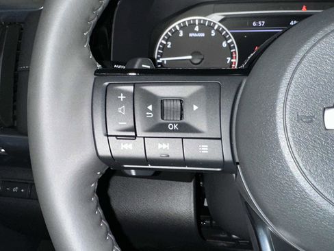 New 2025 Nissan Pathfinder SL image 38