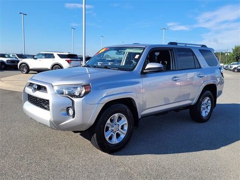 Used 2019 Toyota 4Runner SR5 image 3