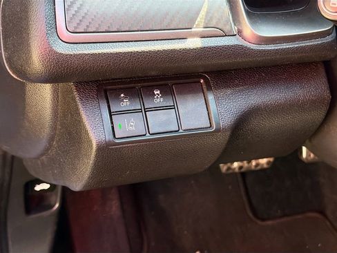 Used 2018 Honda Civic Sport Touring image 10