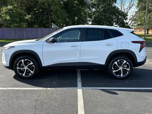 New 2025 Chevrolet Trax RS w/ Driver Confidence Package image 4
