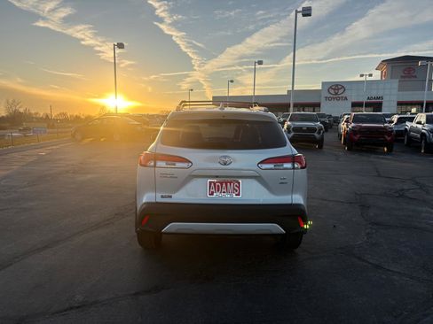 Used 2022 Toyota Corolla Cross LE image 7
